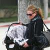 Exclu - Anna Paquin emmène ses jumeaux chez le médecin à Los Angeles, le 7 février 2013.