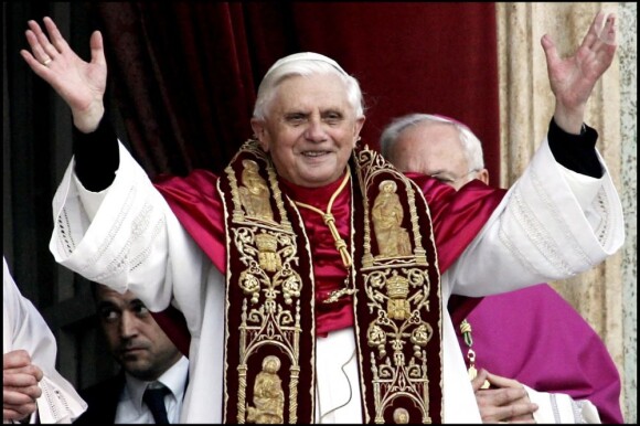 Benoît XVI au Vatican le 19 avril 2005.