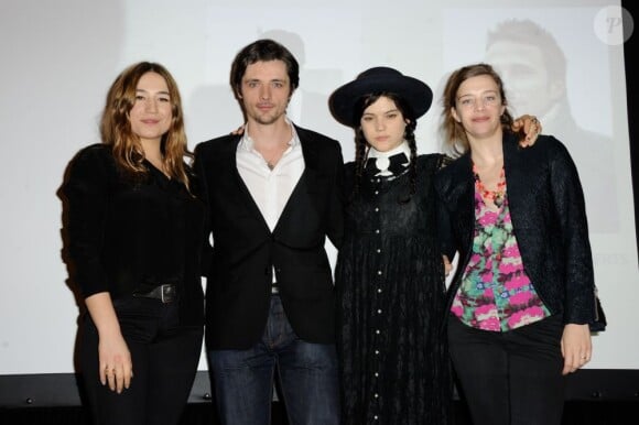 Izïa Higelin, Raphaël Personnaz, Soko et Céline Sallette lors de la conférence de presse des prix Romy Schneider et Patrick Dewaere Awards à Paris le 11 février 2013