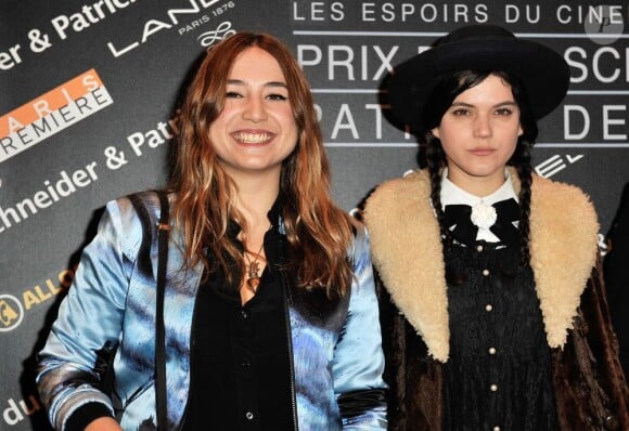 Izïa Higelin et Soko lors de la conférence de presse des prix Romy Schneider et Patrick Dewaere Awards à Paris le 11 février 2013
