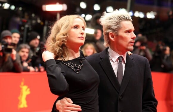 Julie Delpy et l'acteur américain Ethan Hawke forment un couple magnifique pour la première de Before Midnight à la 63e Berlinale, le 11 février 2013.