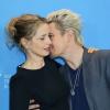 Julie Delpy et Ethan Hawke très complices pendant le photocall de Before Midnight à la 63e Berlinale, le 11 février 2013.