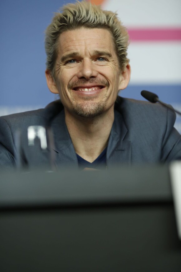 Ethan Hawke tout sourire à la conférence de presse de Before Midnight à la 63e Berlinale, le 11 février 2013.