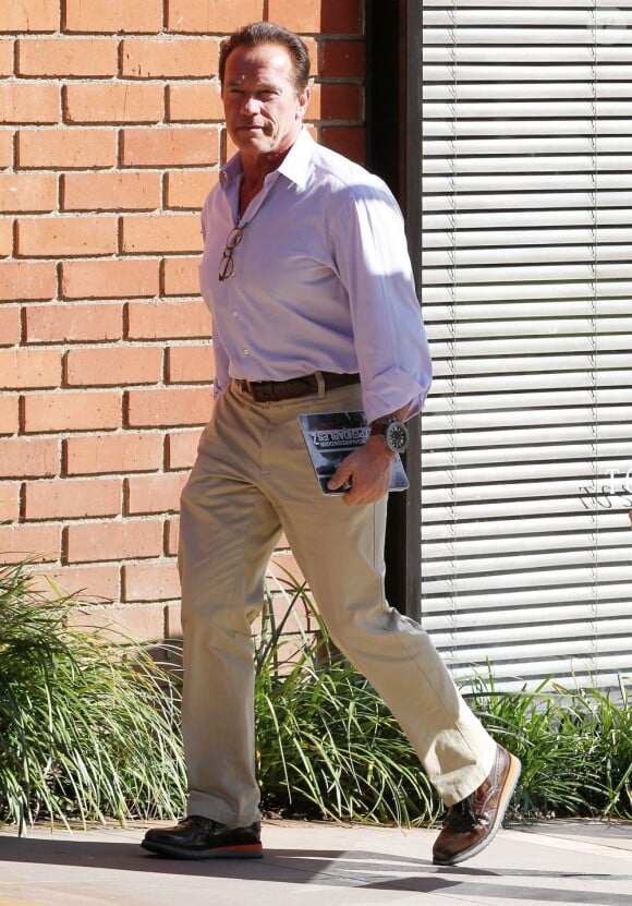 Exclusif - Arnold Schwarzenegger et son fils Patrick vont déjeuner à Brentwood, le 11 février 2013.