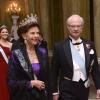 Le roi Carl XVI Gustaf de Suède et la reine Silvia au palais royal, à Stockholm, le 11 décembre 2012, pour le dîner en l'honneur des lauréats des nobel.