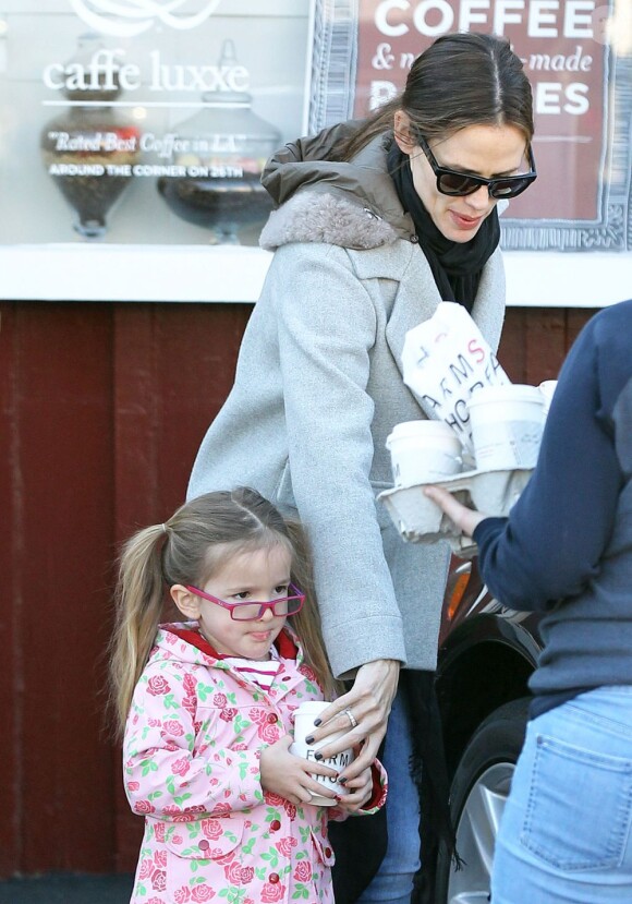 Jennifer Garner et Seraphina, toujours aussi mignonne, au Country Mart, à Brentwood, le 14 février 2013