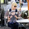 Anna Faris profite de son fils Jack lors d'une virée shopping à West Hollywood le 15 février 2013