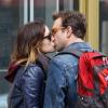 Olivia Wilde et son fiancé Jason Sudeikis se promènent avec leur chien Paco à Chelsea, quartier de New York, le 16 février 2013