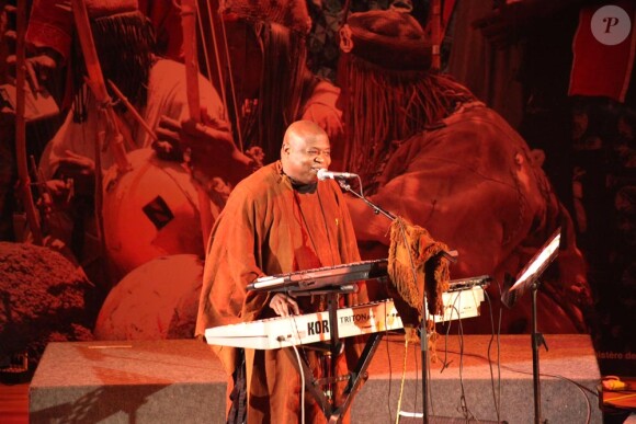 Exclusif : Le chanteur Cheick Tidiane Seck - Soiree de solidarite pour le Mali a l'Unesco a Paris. Le 18 fevrier 2013