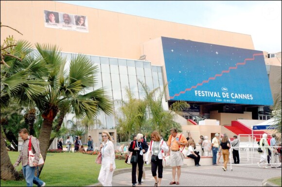 Le palais des Festivals, lors du 58ème Festival du film de Cannes, en 2005.