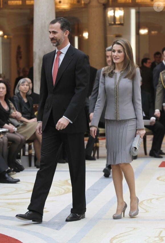 Le prince Felipe et la princesse Letizia d'Espagne au palais du Pardo, à Madrid le 19 février 2013, pour la remise des Prix nationaux de la Culture.