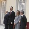 Felipe et Letizia d'Espagne radieux au palais du Pardo, à Madrid le 19 février 2013, pour la remise des Prix nationaux de la Culture.