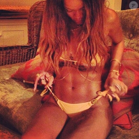 Rihanna, sexy en vacances à Hawaï dans un petit bikini.