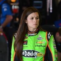 Danica Patrick : Belle et talentueuse, la femme pilote et ses exploits énervent