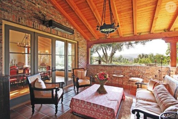 LeAnn Rimes et le sexy Eddie Cibrian vont s'installer dans cette superbe demeure située à Hidden Hills en Californie.