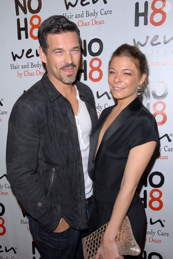 Eddie Cibrian et sa femme LeAnn Rimes à la soirée NOH8 Campaign 4th Anniversary Celebration, le 12 décembre 2012.