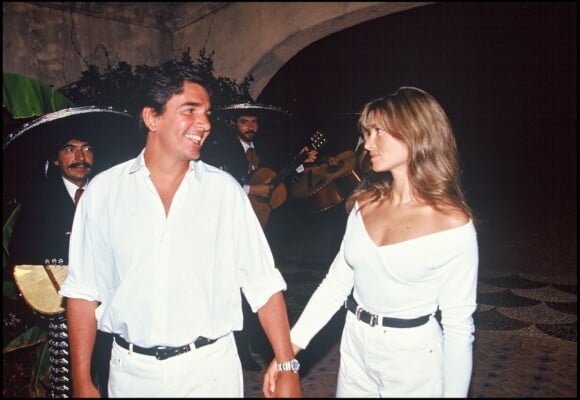 Patrick Roy et sa femme Karine à Saint-Tropez le 25 juillet 1992.