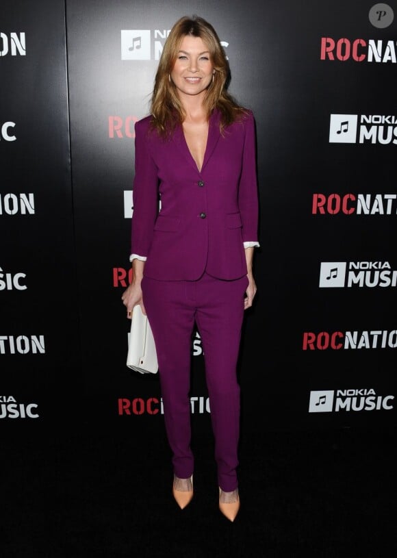 Ellen Pompeo ravissante dans un ensemble mauve The Row et des souliers Rupert Sanderson à Los Angeles. Le 9 février 2013.