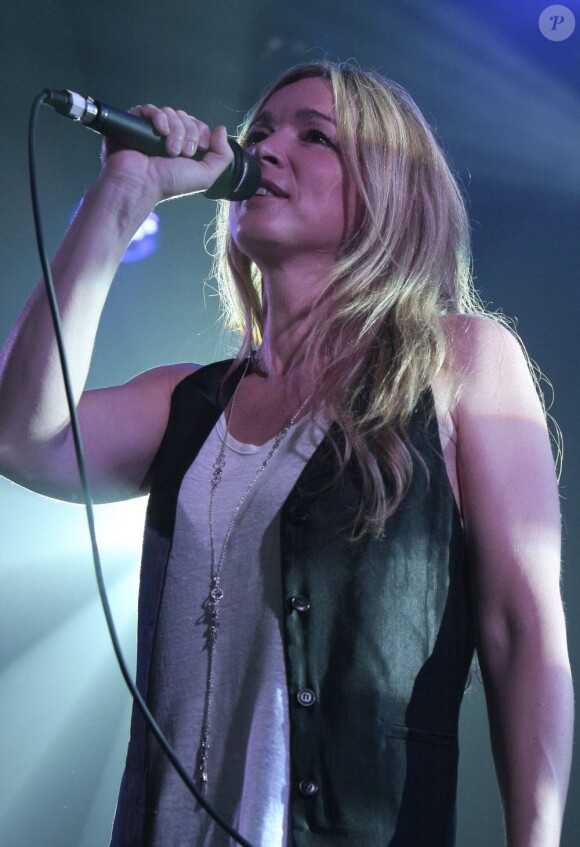 Hélène Rollès en concert au Divan du monde, à Paris, le 29 mai 2012.