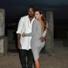 Kim Kardashian a posté une photo d'elle et de Kanye West avec la légende suivante : "Il me manque trop". Kanye West était hier soir 25 février 2013 en concert à Paris.