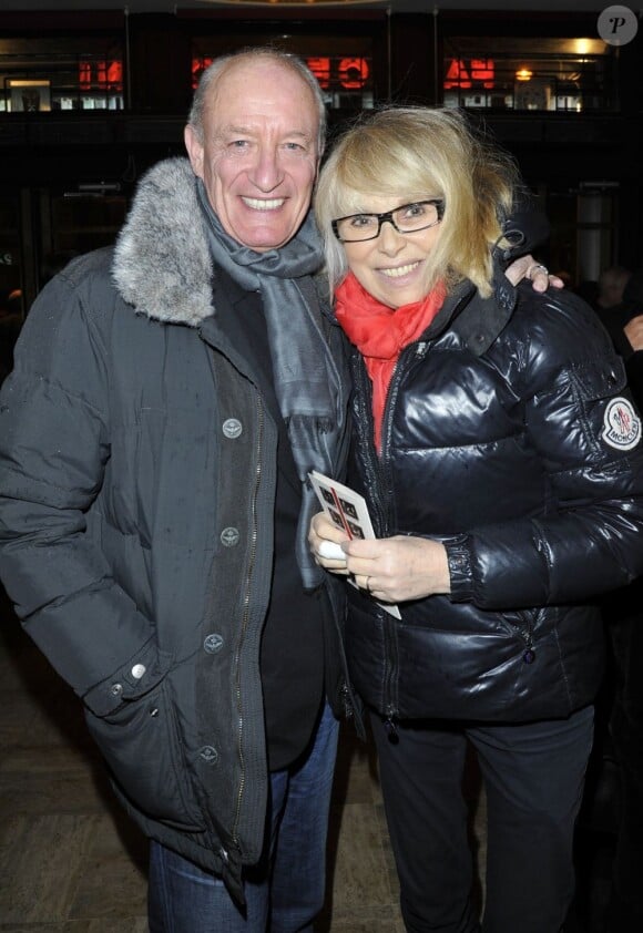 Mireille Darc et son mari Pascal Desprez pour la 200e d'"Inconnu à cette adresse" au Théâtre Antoine à Paris, le 25 février 2013.