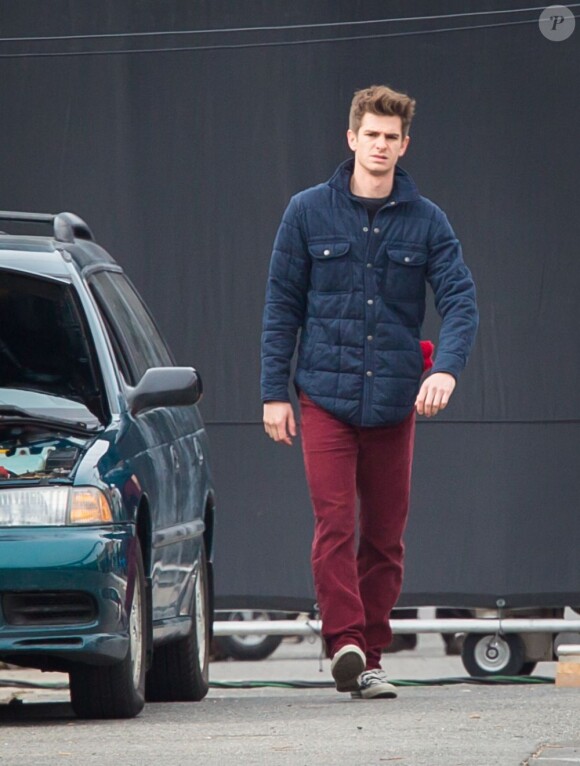 Andrew Garfield en action sur le tournage de The Amazing Spider-Man 2 à Brooklyn, New York, le 26 février 2013.