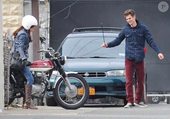 Andrew Garfield et Shailene Woodley pendant le tournage de The Amazing Spider-Man 2 à New York, le 26 février 2013.