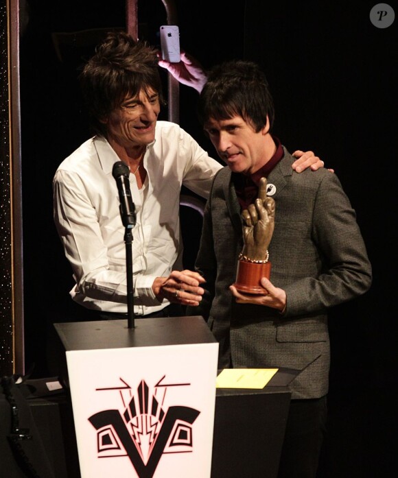 Johnny Marr sur la scène des NME Awards organisés au Troxy à Londres, le 27 février 2013.