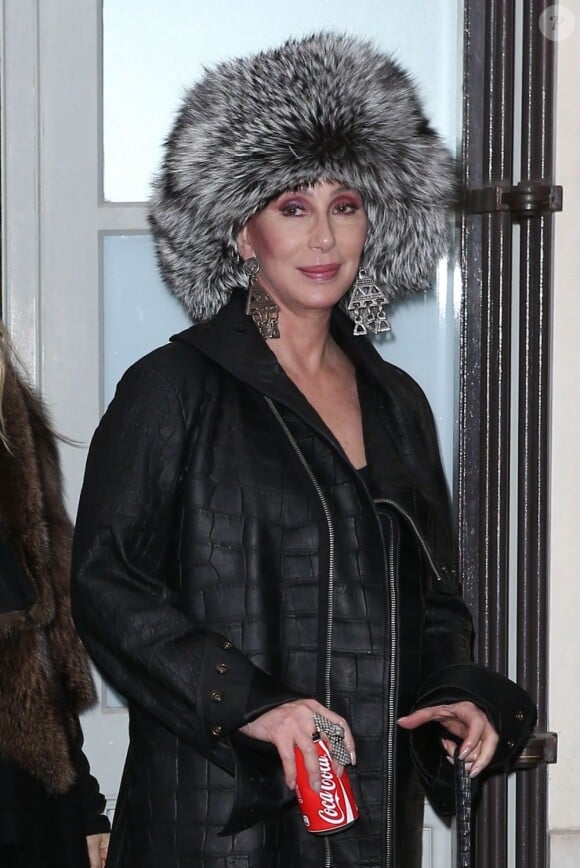 Cher quitte la boutique Rick Owens à Paris. Le 28 février 2013.