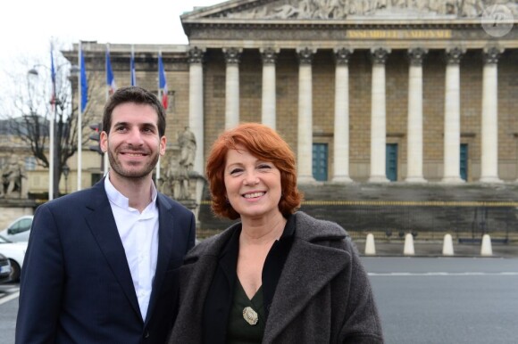 Véronique Genest aux côtés du journaliste franco-israélien Jonathan-Simon Sellem à Paris, le 7 mars 2013