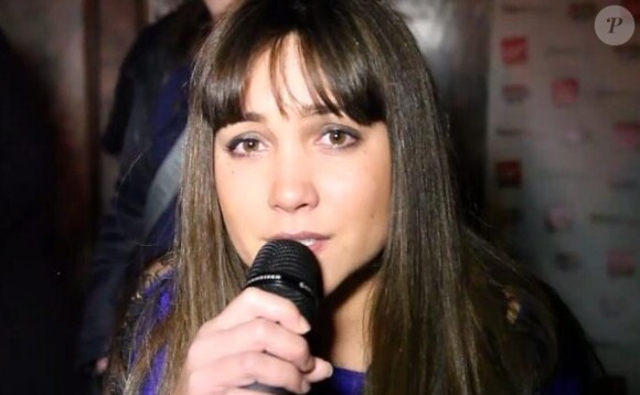 Leslie a participé au concert de soutien des Gilets Rouges, les salariés de Virgin dont l'avenir est à ce jour très incertain, donné au Divan Du Monde à Paris, le 12 mars 2013.