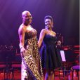Dee Dee Bridgewater et China Moses lors de la soirée évènement 2 000 Femmes chantent contre le cancer à l'Olympia le 7 mars 2013