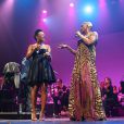 Dee Dee Bridgewater et sa fille China Moses lors de la soirée évènement 2 000 Femmes chantent contre le cancer à l'Olympia le 7 mars 2013