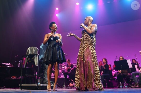 Dee Dee Bridgewater et sa fille China Moses lors de la soirée évènement 2 000 Femmes chantent contre le cancer à l'Olympia le 7 mars 2013