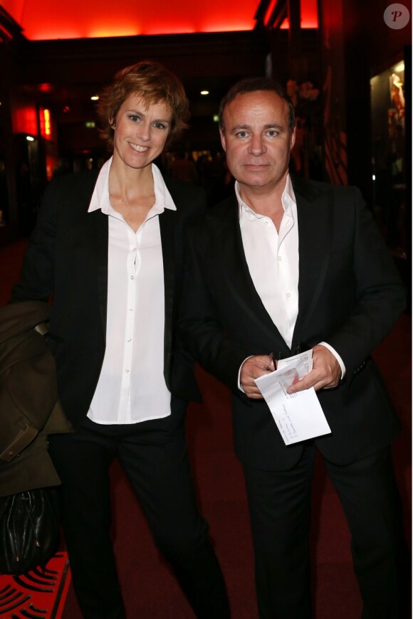 Anne Richard et Fabien Lecoeuvre lors de la soirée évènement 2 000 Femmes chantent contre le cancer à l'Olympia le 7 mars 2013