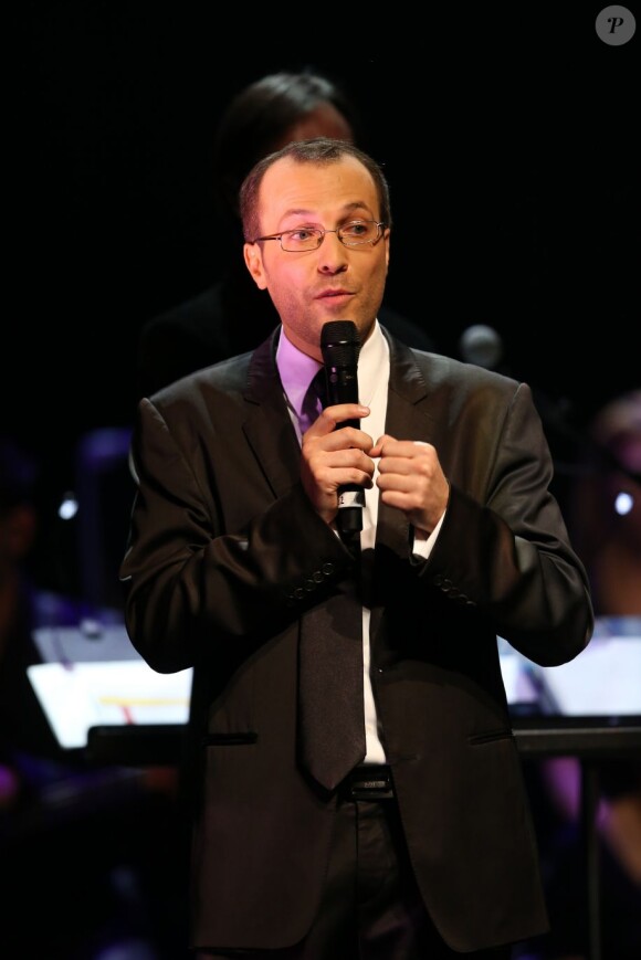Nicolas Rossignol lors de la soirée évènement 2 000 Femmes chantent contre le cancer à l'Olympia le 7 mars 2013