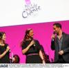 Emmanuel Moire, Karine Ferri et Sandrine Quétier lors de la soirée évènement 2 000 Femmes chantent contre le cancer à l'Olympia le 7 mars 2013