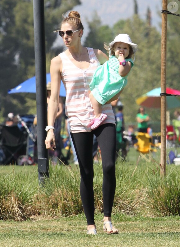 La chanteuse Britney Spears a assisté samedi 17 mars au match de football de ses deux garçons Jayden et Sean, dans le quartier de Encino à Los Angeles. Un peu plus tard, le papa des deux enfants, et ex-compagnon de la chanteuse, Kevin Federline, est venu assister à l'événement.