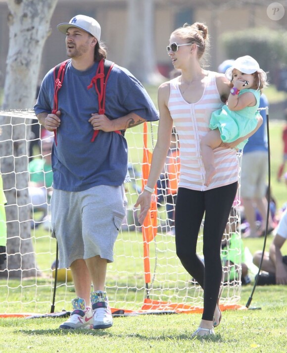 La chanteuse Britney Spears a assisté samedi 17 mars au match de football de ses deux garçons Jayden et Sean, dans le quartier de Encino à Los Angeles. Un peu plus tard, le papa des deux enfants, et ex-compagnon de la chanteuse, Kevin Federline, est venu assister à l'événement.