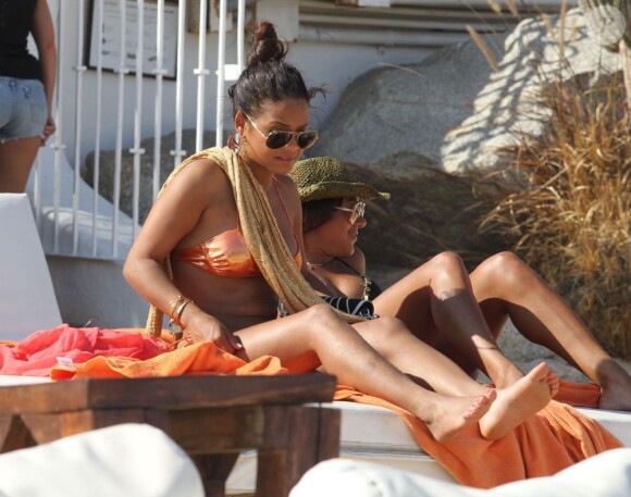 La chanteuse Christina Milian fait la fête sur la plage de Cabo San Lucas au Mexique, le 16 mars 2013.