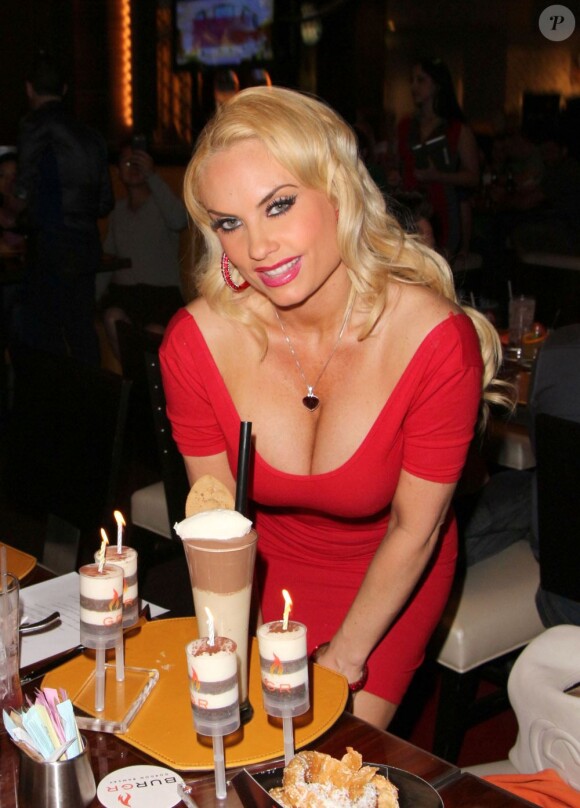 Ice-T organise une soirée d'anniversaire surprise pour sa femme Coco Austin à Las Vegas, le 17 mars 2013.