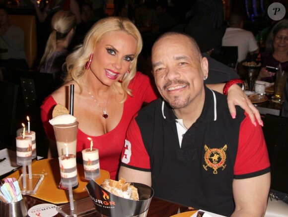 Ice-T organise une soirée d'anniversaire surprise avec des amis pour sa femme Coco Austin à Las Vegas, le 17 mars 2013.