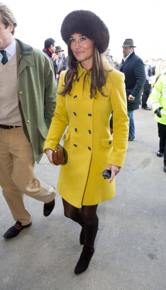 Pippa Middleton, avec son ami Tom Kingston, au festival de Cheltenham le 14 mars 2013.