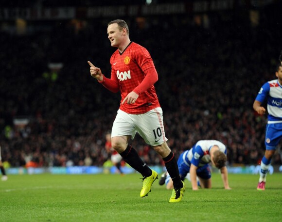 Wayne Rooney à Manchester le 16 mars 2013 - LA star Britannique a vu ses revenus diminuer de 2 millions d'euros pour tomber à 18 millions. Malgré un salaire de plus de 13 millions d'euros, Wayne Rooney s'est vu griller par quelques stars en devenir. Ses contrats pub ont également baissé, pour passer à 4,5 millions d'euros. Heureusement, Nike et Electronic Arts lui sont restés fidèles.
