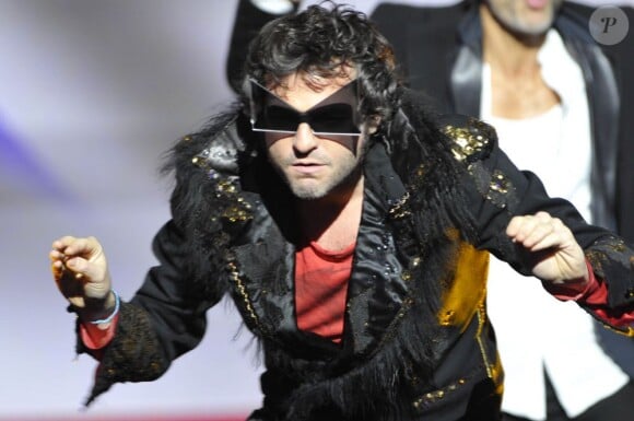 Matthieu Chedid lors des Victoires de la Musique au Zénith de Paris le 8 février 2013.