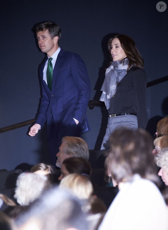 La princesse Mary et le prince Frederik de Danemark prenaient part à la présentation à Copenhague des mémoires de Kofi Annan, Interventions: A Life in War and Piece, le 19 mars 2013 au Diamant Noir (Bibliothèque royale).