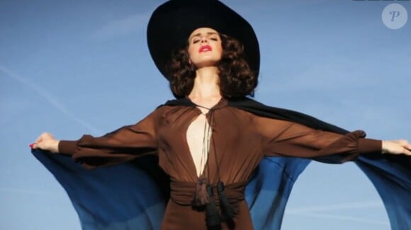 La chanteuse Lana Del Rey lors du shooting pour L'Officiel Paris. Avril 2013.