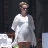Reese Witherspoon, qui affiche encore des formes plantureuses, fait un break en amoureux avec son mari Jim Toth au Mexique, le 23 mars 2013 à Cabo San Lucas, pour son 37e anniversaire.