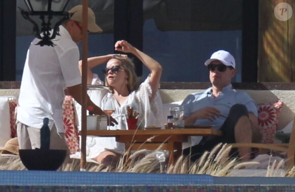 Reese Witherspoon : break en amoureux avec son mari Jim Toth au Mexique, le 23 mars 2013 à Cabo San Lucas, pour son 37e anniversaire.