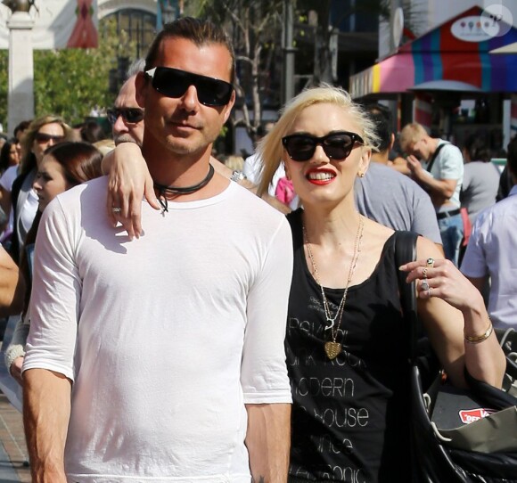 Gwen Stefani, son mari Gavin Rossdale et leurs deux enfants Kingston et Zuma se rendent au centre commercial The Grove à Los Angeles. Le 23 mars 2013.